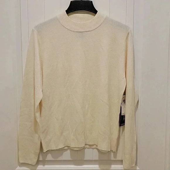 Sag Harbor Lightweight Cream Sweater Size Large - Picture 6 of 6